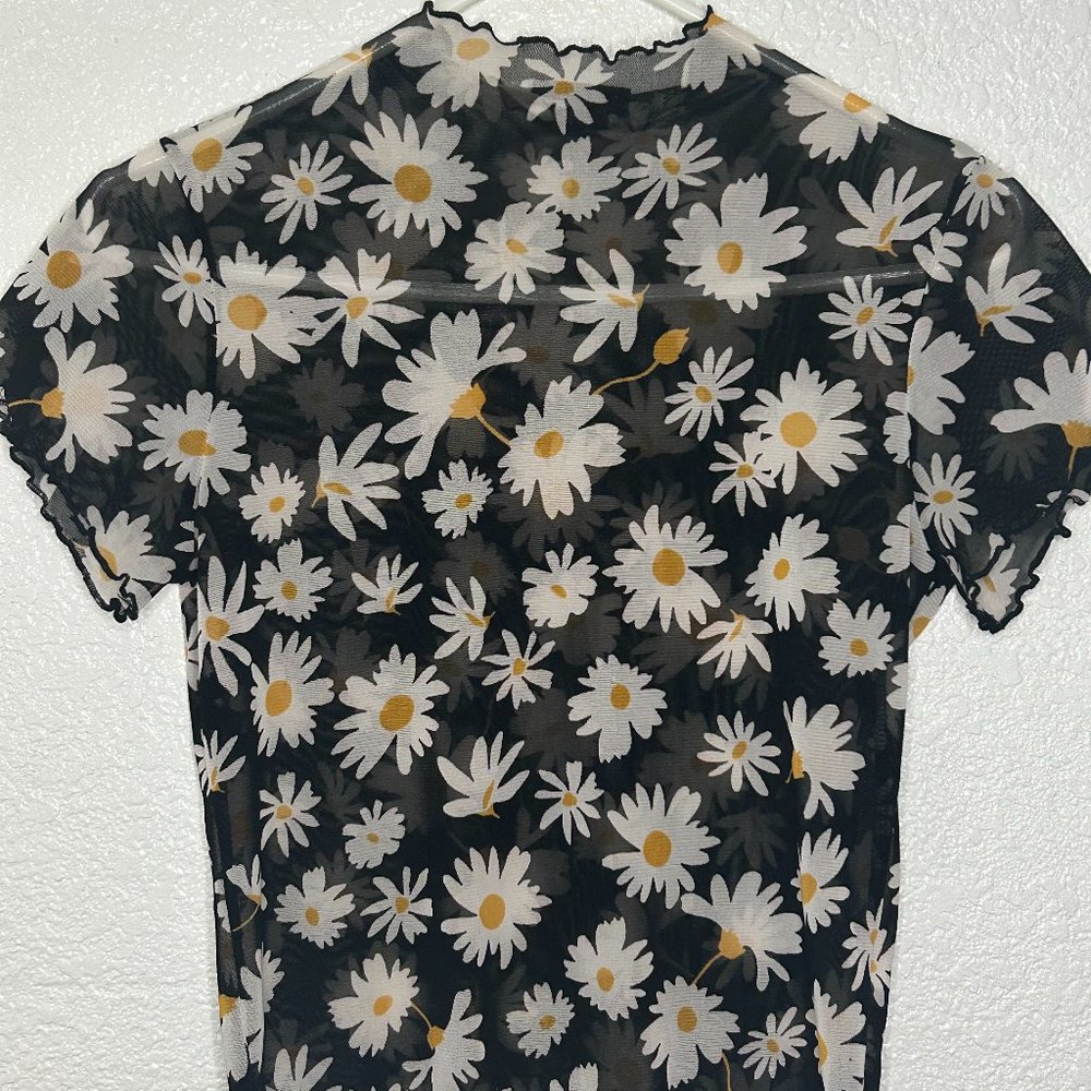 Black Daisy Shin Crop Top
